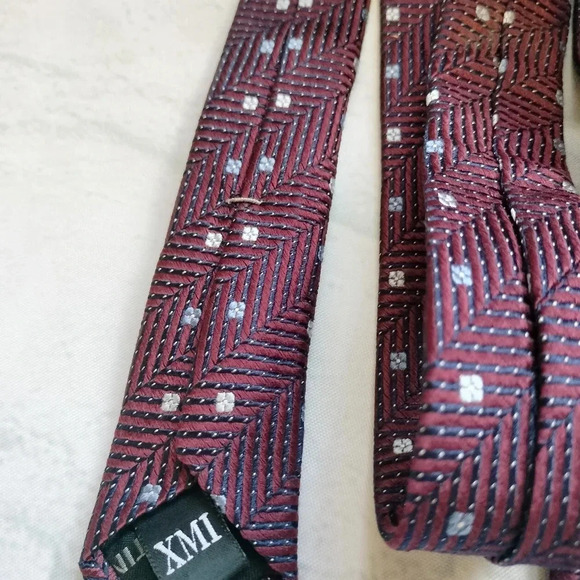 XMI PLATINUM SILK NECKTIE TIE MAROON WHITE DOTS HANDMADE - Picture 2 of 9